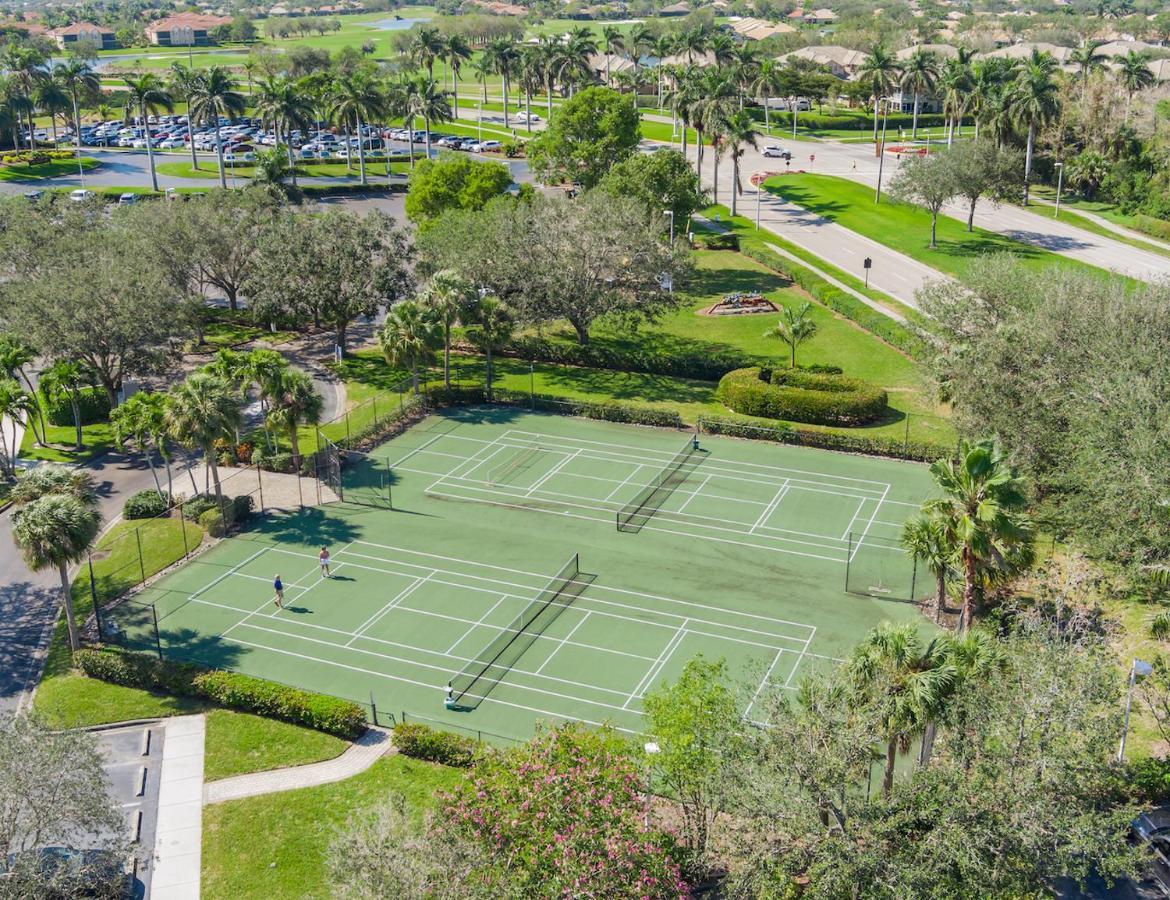 Lely Greenlinks Top Floor - On Golf Course, Minutes From Beaches, Downtown! North North Naples Extérieur photo